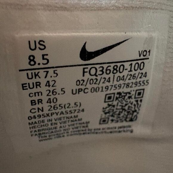 Nike Giannis Immortality 4 Basketball Shoes. Size 8.5. White. - Picture 2 of 6